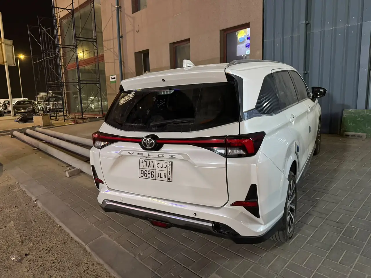 Toyota Veloz 2024 - transfer vehicle for this route