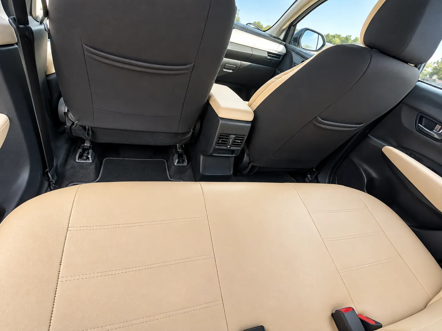 Mohammed Abdullah's vehicle — Interior Rear